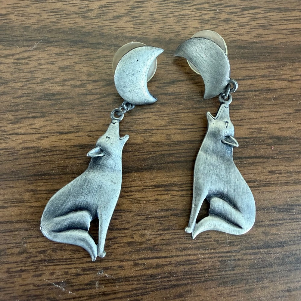 Vintage Silver Tone Howling Wolf Crescent Moon Drop Dangle Earrings Celestial